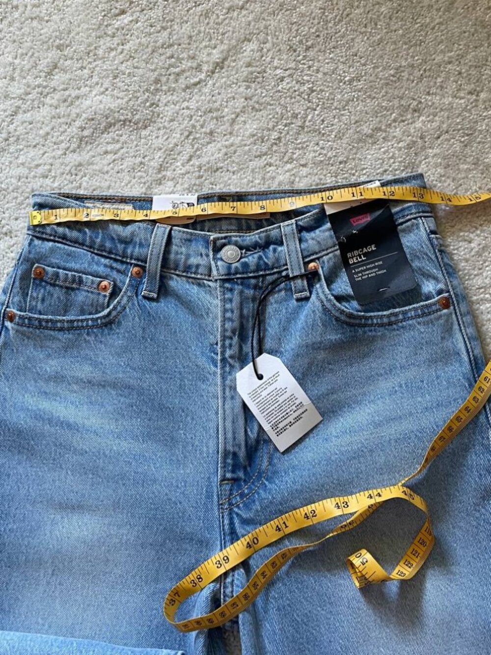 NWT Levi’s Premium Ribcage Bell High Rise Women’s Jeans Size 26/32 - Picture 9 of 13